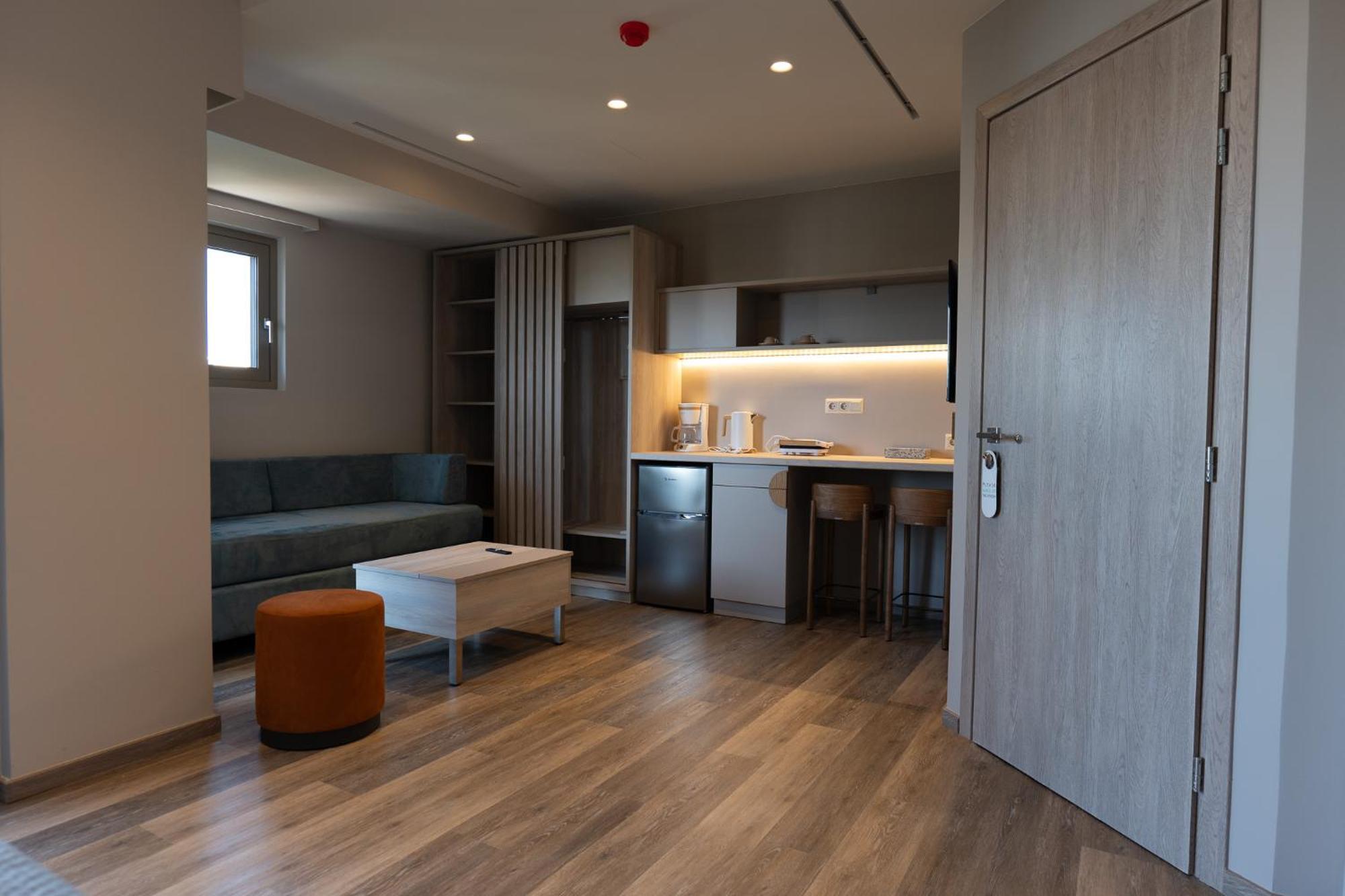 Wellnest Hotel Atena Exterior foto
